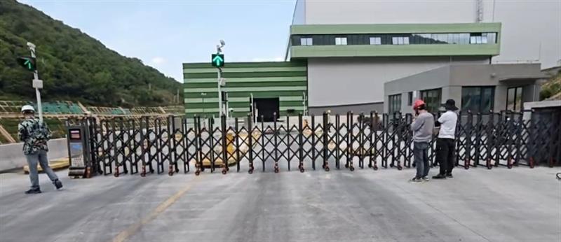 超長電動伸縮門
